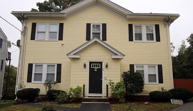 Private Recently Updated Condo 10 minute walk to South Shore Hospital.