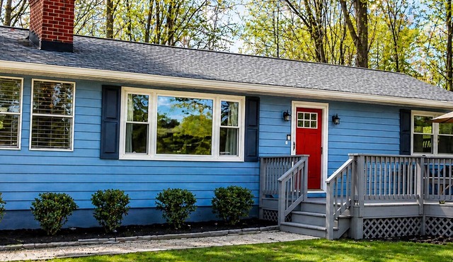 Private Retreat Near Richmond + Fire Pit + Fenced Yard