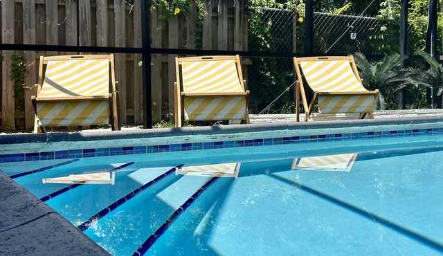 Private Tripical Oasis with Pool + BBQ + Basketball