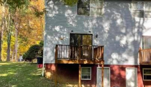 PSU 2br 2ba Townhome w Parking Near Campus Stadium