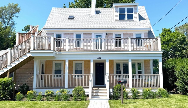 Ptown Pearl · Central Location w/Porch & Deck · Walk to Beach, Galleries & Town