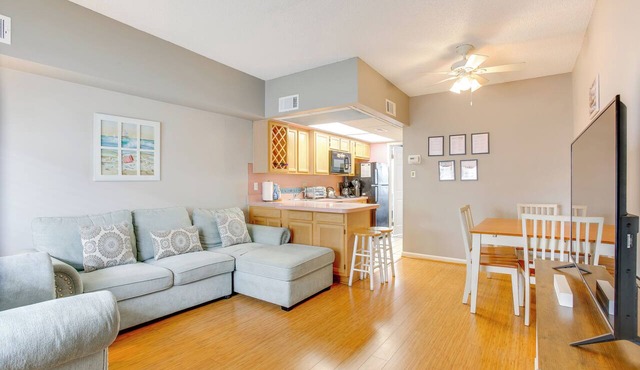 Quaint Wildwood Condo ~ Walk to Beach!