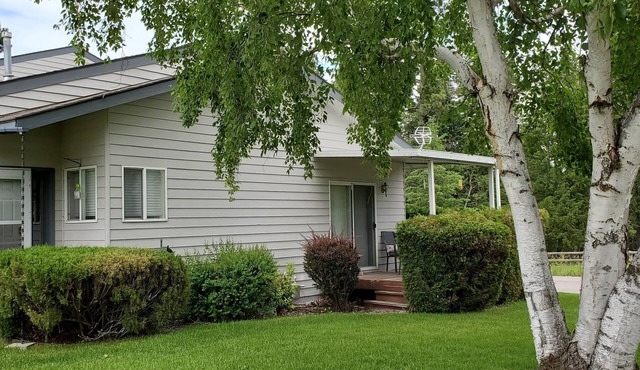 Quiet location near FVCC Hospital. Min 3-day summer rental & 6-mo. winter rental
