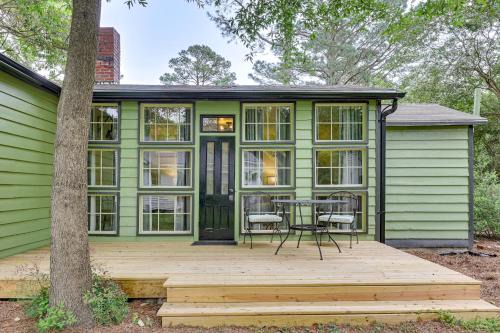 Quiet Tree-Lined Yard & EV Charger: Near I95