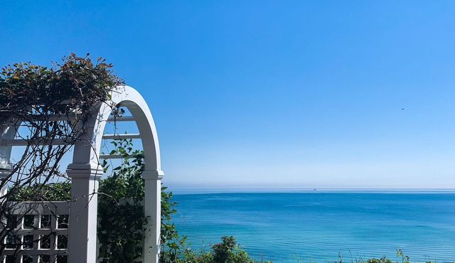 REDUCED RATES! WATERFRONT PET FRIENDLY AC BOOK NOW