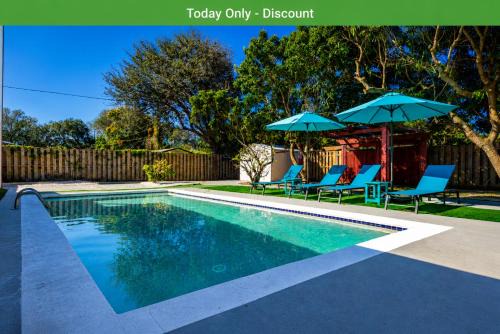 Relax & Fun Hollywood Private Pool | Arcade Game
