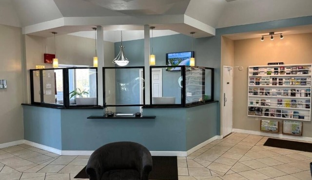 Relax in Our Welcoming Inn with Heated Indoor Pool & Free Breakfast - 4 Units