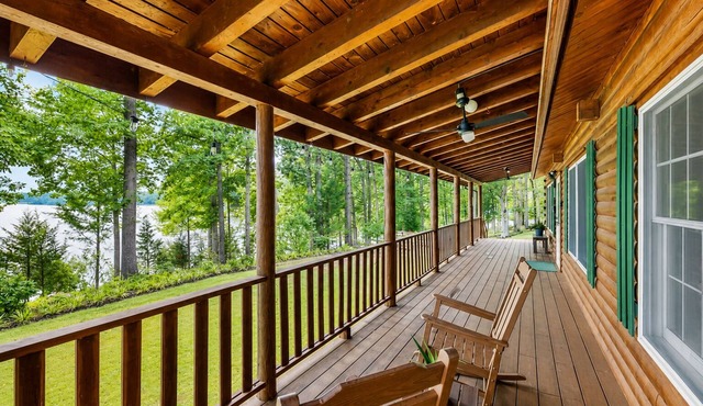 Relaxing lakeside cabin with private dock, firepit, boat ramp and water access