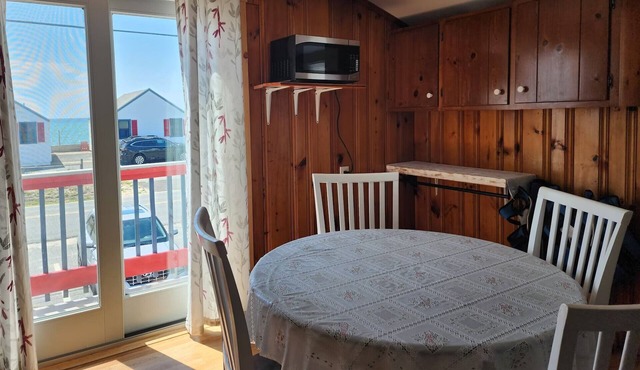 Relaxing Retreat at the Oyster VIP Sunday Cottage located at the Oceana Cottages