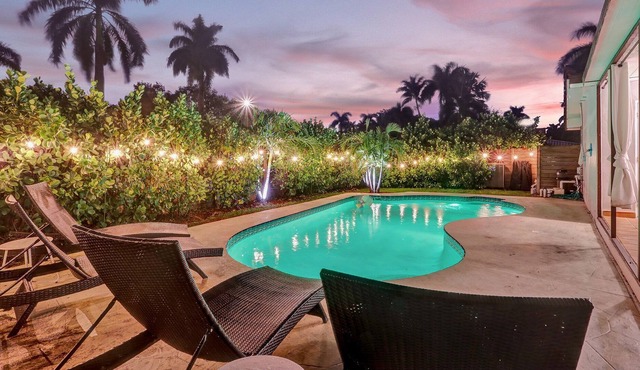 Renovated 5½ Bedroom Home with Amazing Pool