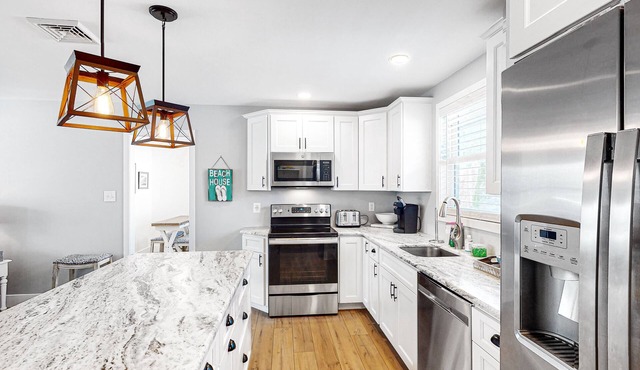 Renovated, Dog-Friendly Home with Yard, AC & WiFi - Walk to the Beach & Bay