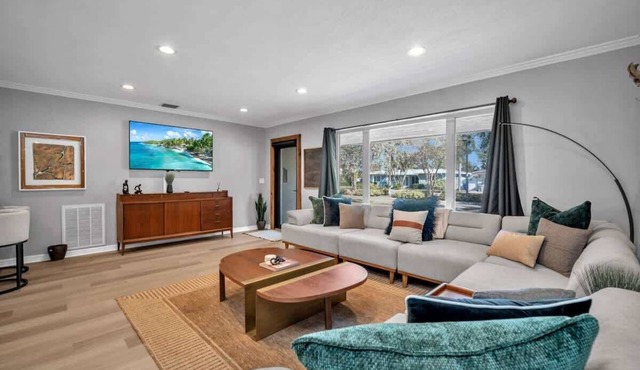 Renovated Sunnyside Escape in Pompano w/Pool!