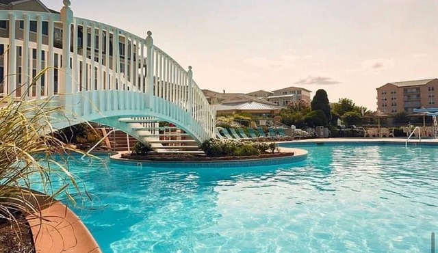 Resort-Style Beach-Front Condo in North Beach Tower in Diamond Beach!