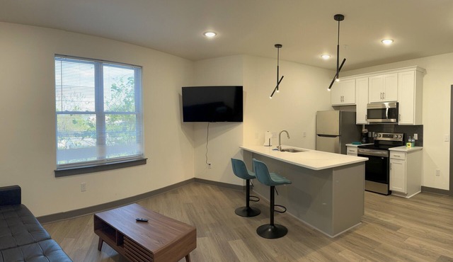 Richmond Church Hill North Deluxe Apt 208