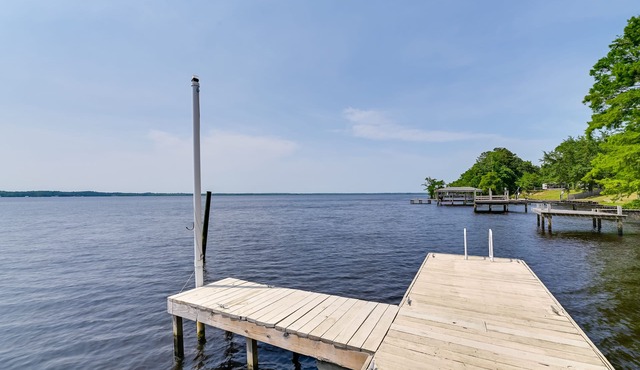 Riverfront Edenton Condo w/Porch & Boat Ramp!