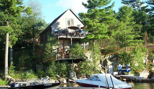Riverfront Kring Point House