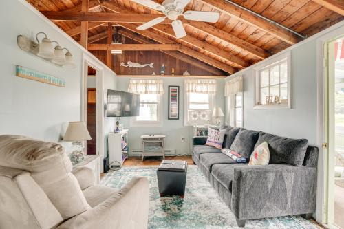Rockport Cottage w/Patio - Steps to Beach!