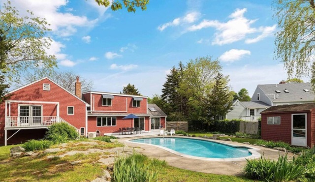 Rockport Pool House w/Yard+Grill l 4BR/3BA l Park and Walk to Bearskin Neck!