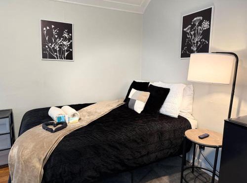 Room with Shared Spaces Close to Syracuse University and Downtown in Syracuse