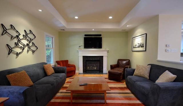 Roomy 4BD+ Home-Central A/C, Deck, Fire Pit, Private Yard & Outdoor Shower