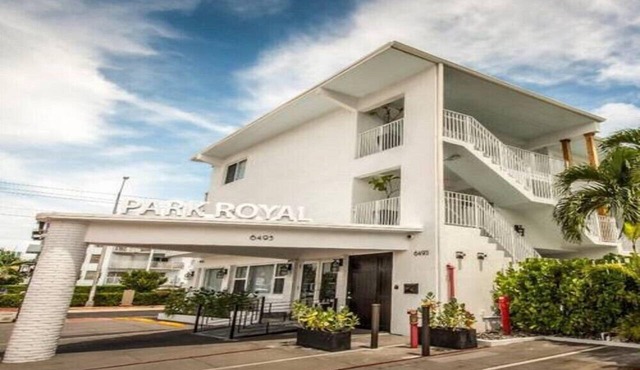Royal Park Miami Magnificent Room w Pool for Romantic Getaway