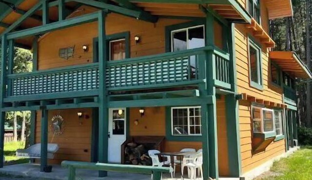 Rustic Ridge Lodge- perfect family holiday house.