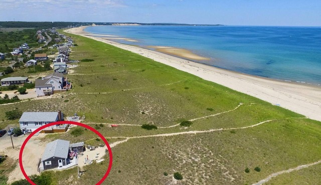 Sagamore Beachfront Cottage Escape
