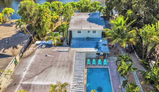 Salt & Palm - Boutqiue Waterfront Villa