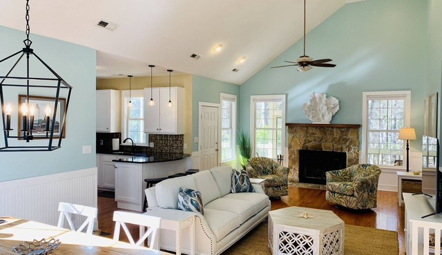 Sandpiper Cottage - Welcome to your cozy retreat!