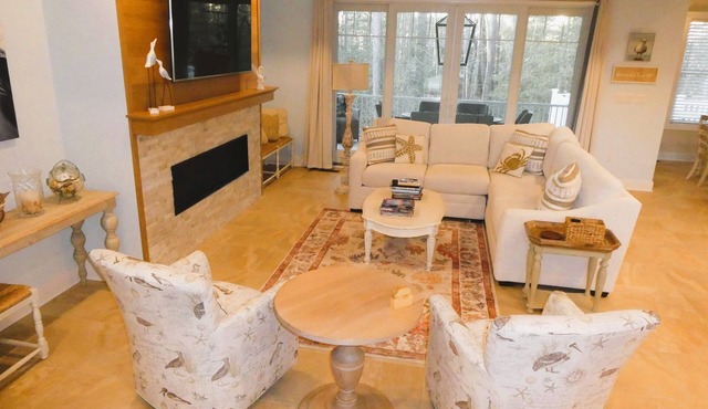 Sapphire Coastal Chateau - Refined Coastal Retreat w/beautiful new Private Pool
