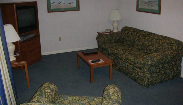 Sea Mist Cape Cod Timeshare, 1 Bedroom Full Bath Sleep 4, close to everything!