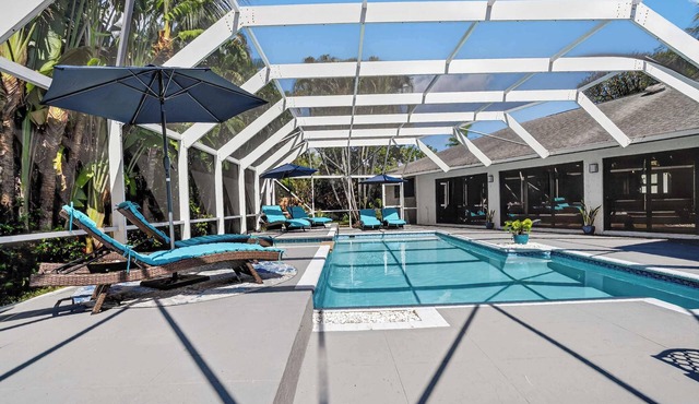 Seabreeze Court by Rove 4BR Home w Pool & HotTub