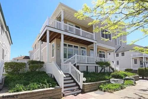 Seaside Serenity AC- newly updated Ocean View Home -3 bed 2 bath