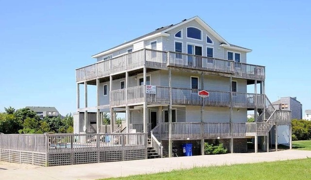 Semi Oceanfront Dog-Friendly House private Pool Hot Tub 6 BR