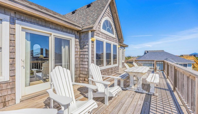 Semi-Oceanfront Home w/Hot Tub, Smart TVs, Beach Nearby. Fit for a Beachcomber!