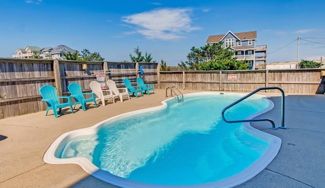 Semi-Oceanfront Home w/Private Pool, Hot Tub, Basketball. Watch the Waves Crest