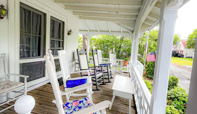 September Weeks 2026 Available! 6 Beds! Walk to Beach, Ferry, Ocean Park and OB!