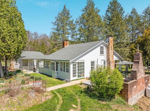 Shenandoah Escape | Hot Tub · Fireplace · 4 Acres