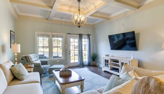 Shuttle to Beach: Ocean View Home w/Patio
