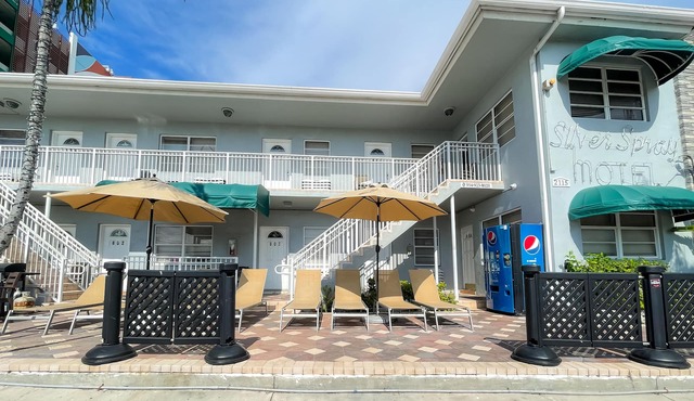 Silver Spray Motel