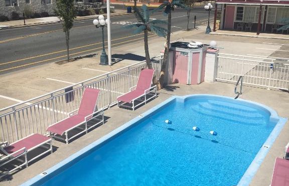 Skylark Resort Motel