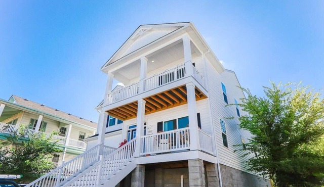 Sojourn on Lea View | Willoughby Spit | 5 BR *NEW*