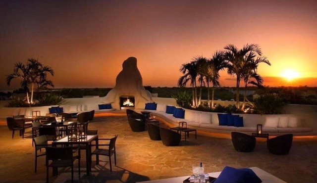 Soothing Escape w/Rooftop Pool and Breakfast Options in Coconut Grove, 3 Rooms