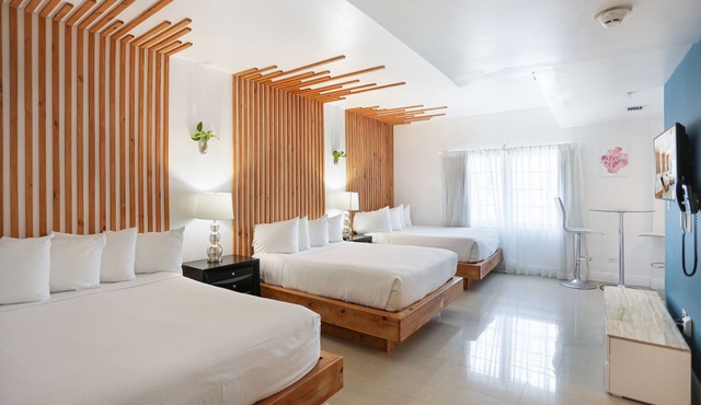 South Beach 2 Bedroom Group Suite Sleeps 10 Guests