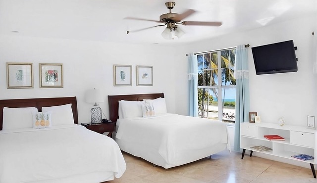 South Florida Escape! Walk to Versace Mansion and Lummus Park