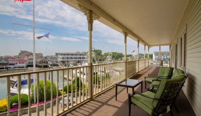 South Jersey Marina, one of the coast's leading boutique marinas, is making their owner's quarters available for weekly rental, Sunday to Sunday.