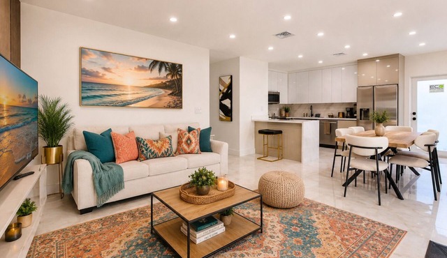 Spacious 4-bedroom home in peaceful Miami Springs - Sleeps 14