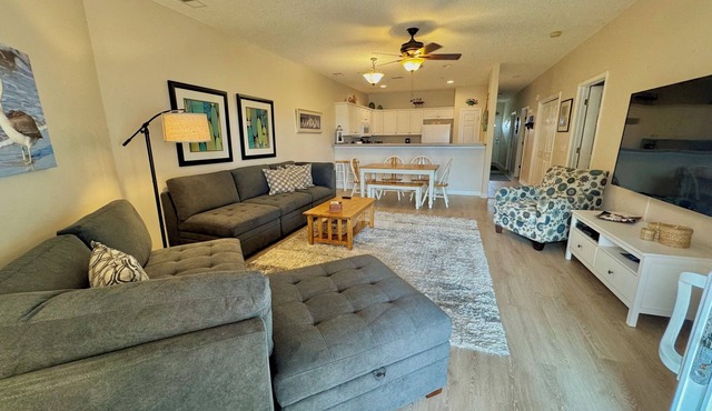 Spacious clean condo, large pool, plus many extras. Perfect for families.