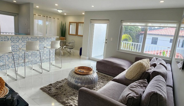 Spacious Condo on the Beach!