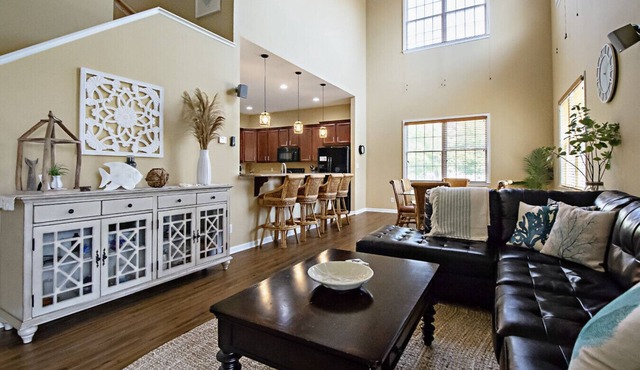 Spacious Family & Golf Retreat at Bayside